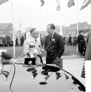 Barend Hoogeveen, voormalig chauffeur van koningin Juliana heeft op het Thomas à, Bestanddeelnr 906-3626