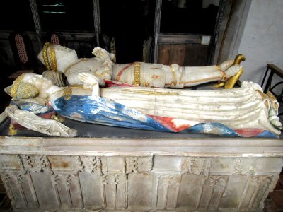 Bardolph tomb, St Mary, Dennington 01
