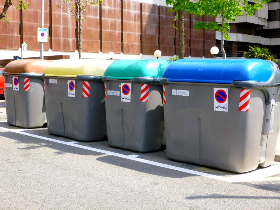 Barcelona - reciclaje de residuos urbanos 02