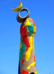 Barcelona - Parc de Joan Miró, escultura 'Dona i Ocell' 1