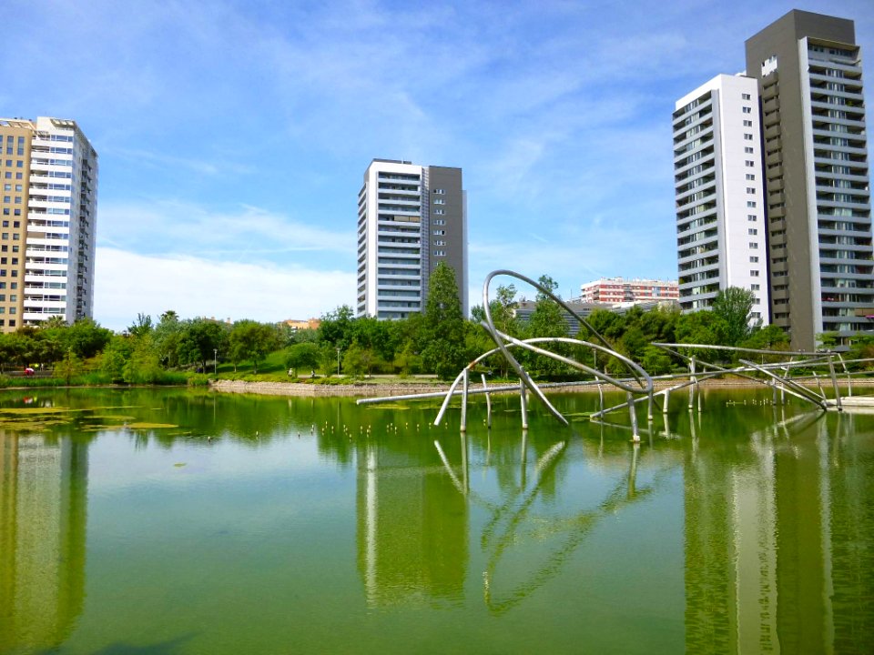 Barcelona - Parc Diagonal Mar y residenciales Illa del Cel (derecha) e Illa del Bosc (izquierda) 1