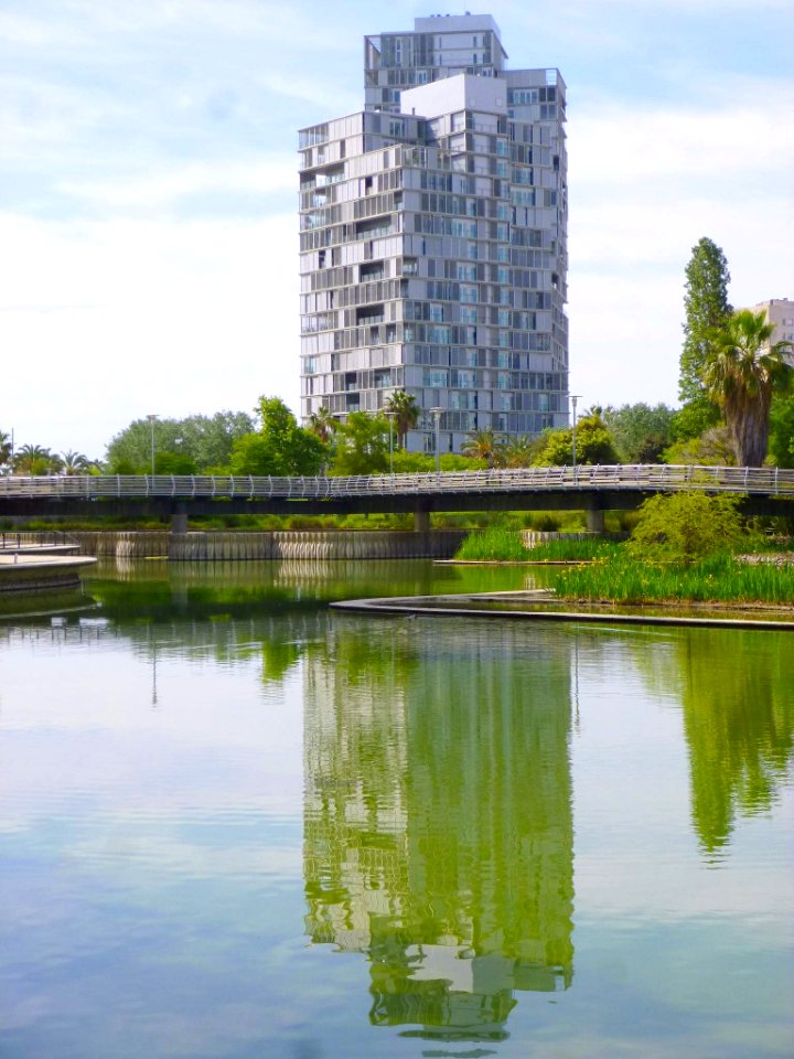 Barcelona - Parc Diagonal Mar y Residencial Illa de la Llum 1