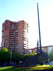 Barcelona - Plaça de la República, Homenatge a Pi i Margall 6