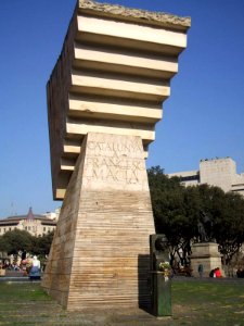Barcelona - Plaça de Catalunya, Monumento a Francesc Francesc Macià