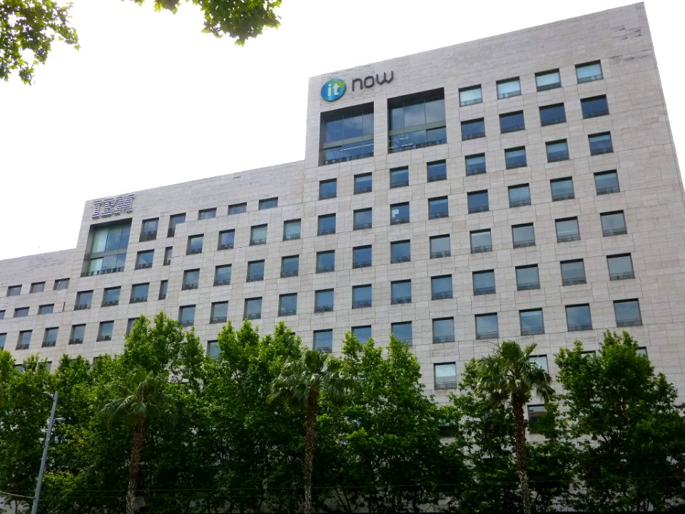 Barcelona - L’illa Diagonal (Avinguda Diagonal, 579-585) 2
