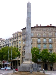 Barcelona - Obelisco en la intersección del Paseo de Gracia con la Av. Diagonal