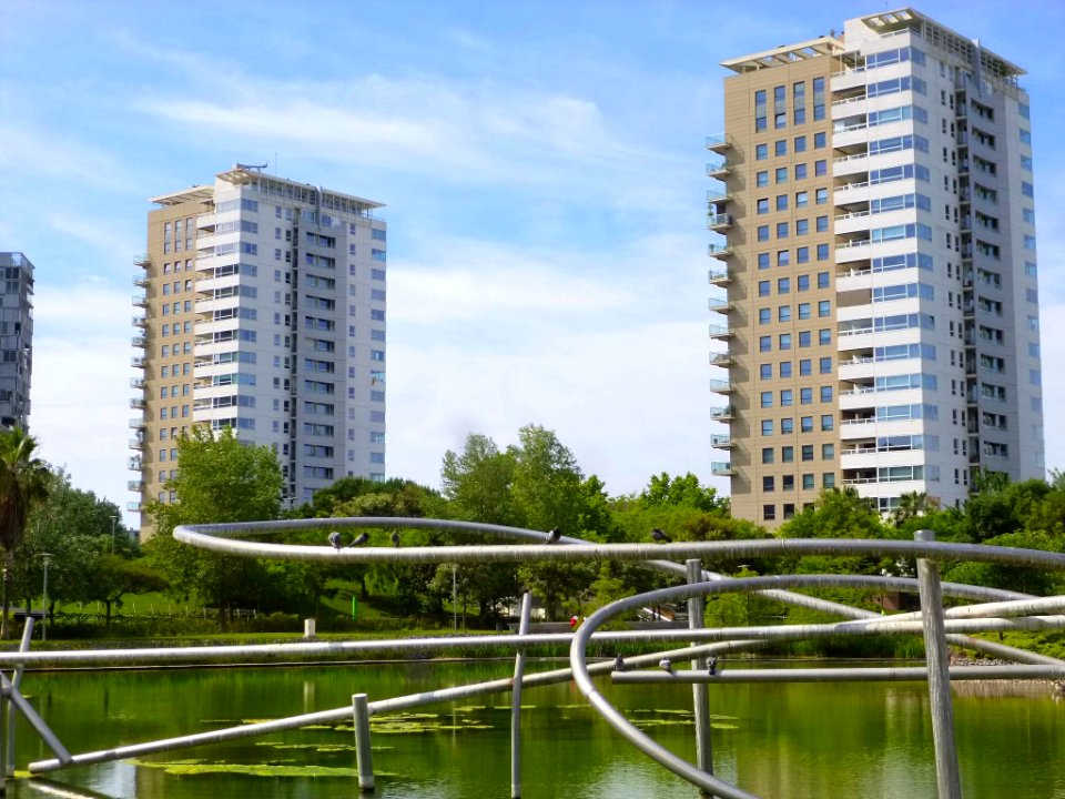 Barcelona - Parc Diagonal Mar y Residencial Illa del Bosc 3
