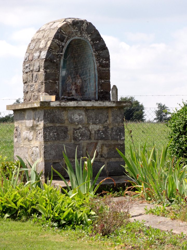 Barzy-en-Thiérache (Aisne, Fr) chapelle lieu-dit Mon Idée