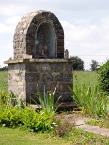 Barzy-en-Thiérache (Aisne, Fr) chapelle lieu-dit Mon Idée