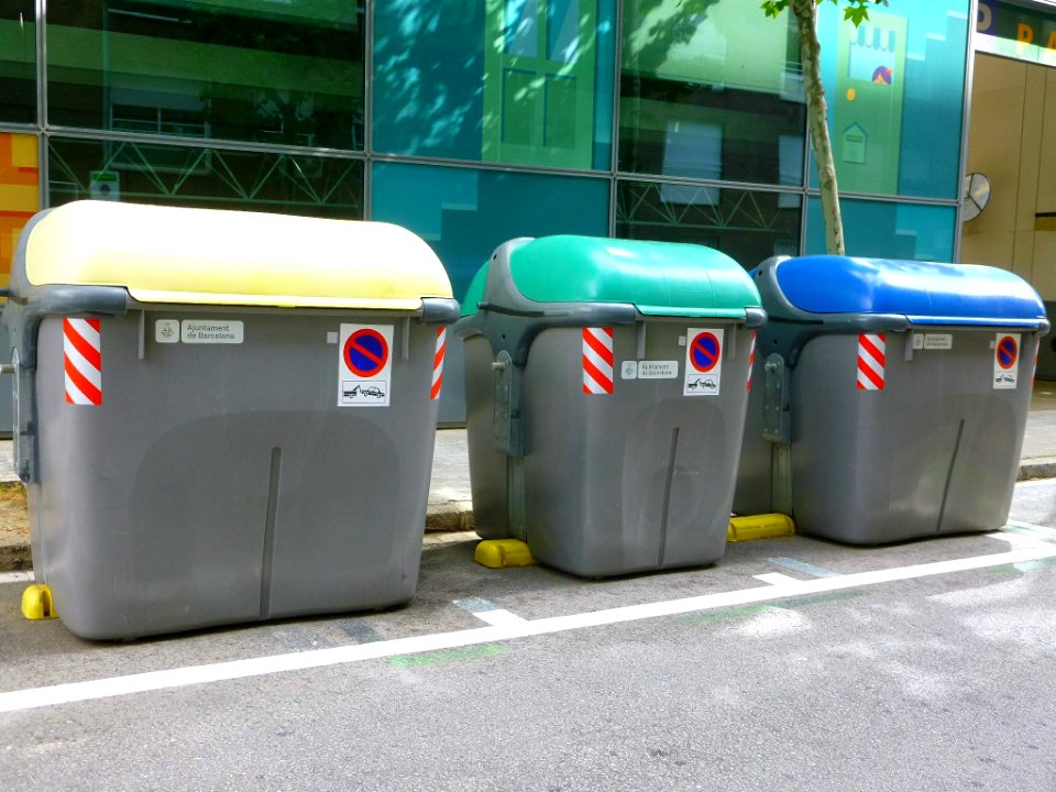 Barcelona - reciclaje de residuos urbanos 03