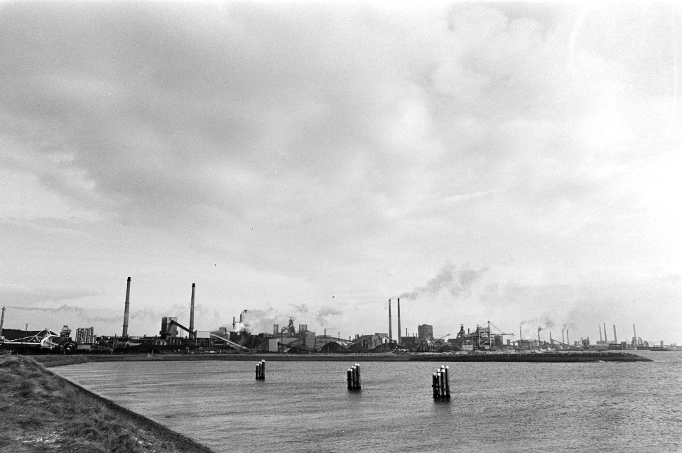 Banen bedreigd bij Hoogovens in IJmuiden, Bestanddeelnr 931-2631
