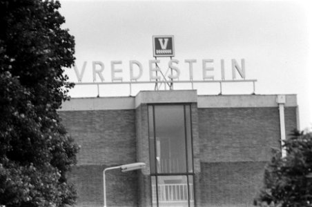 Bandenfabriek Vredestein in Loosduinen met sluiting bedreigd, exterieur, Bestanddeelnr 928-7013