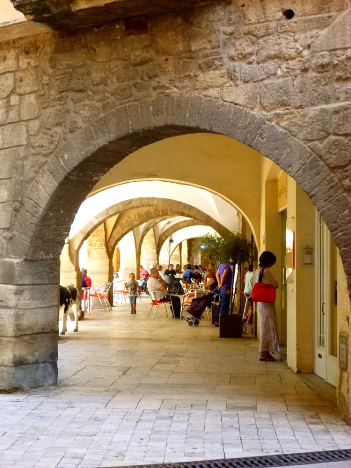 Banyoles - Plaza Mayor 14