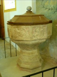 Baptistère de l'église Notre-Dame de Champ-le-Duc 01