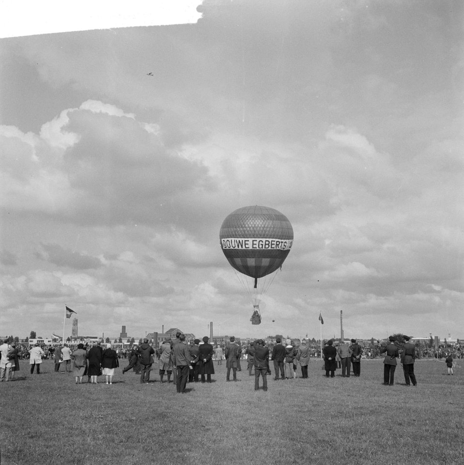 Ballonrace in Utrecht, het van start gaan van de Engelse deelnemers, Bestanddeelnr 916-5610