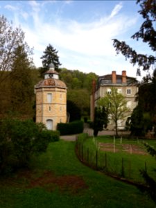 Balmont-Neuville - Tour et bâtiment principal