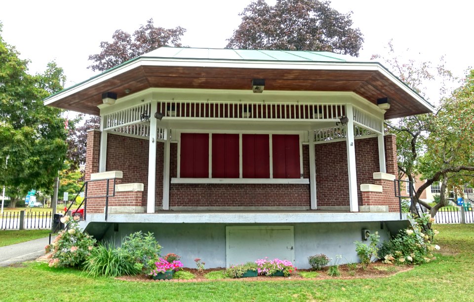 Bandstand, Colburn Park - Lebanon, NH - DSC02631