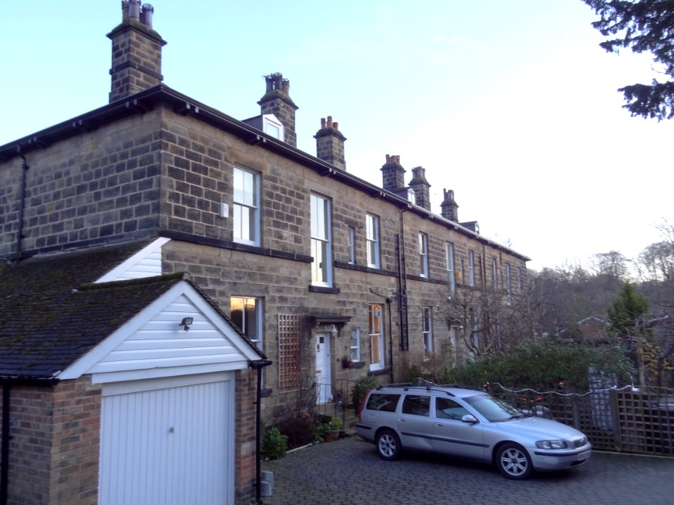 Balmoral Terrace from Shaw Lane