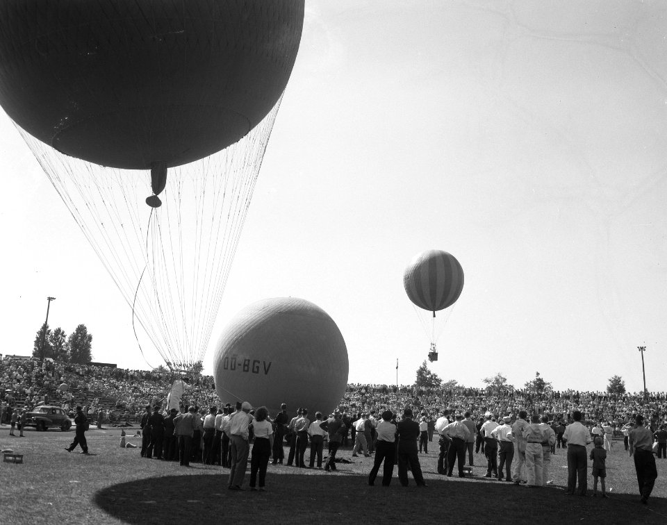 Ballonrace Trophee du ballon libre start te Hengelo aangetast, Bestanddeelnr 908-6836