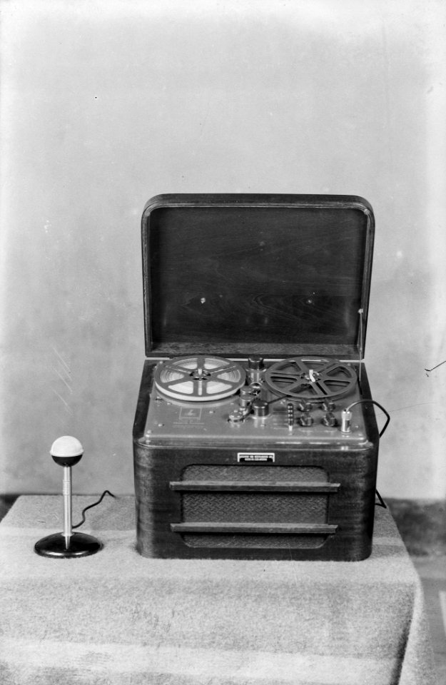 Bandrecorder met microfoon, Bestanddeelnr 13998