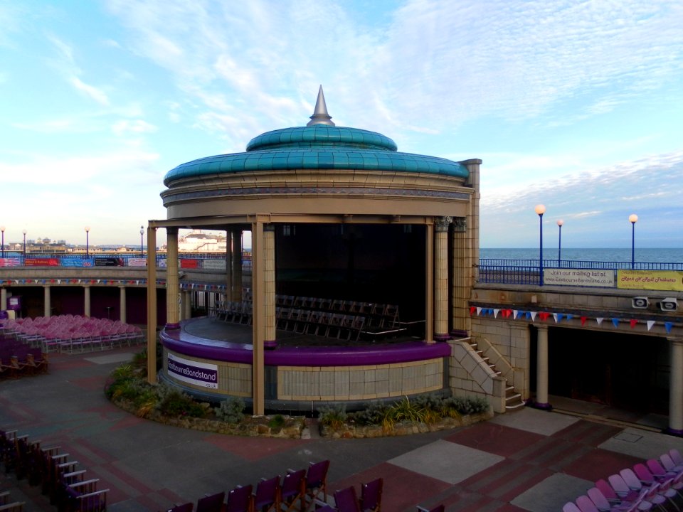 Bandstand and Colonnade at Grand Parade, Eastbourne (NHLE Code 1385904) (October 2012)