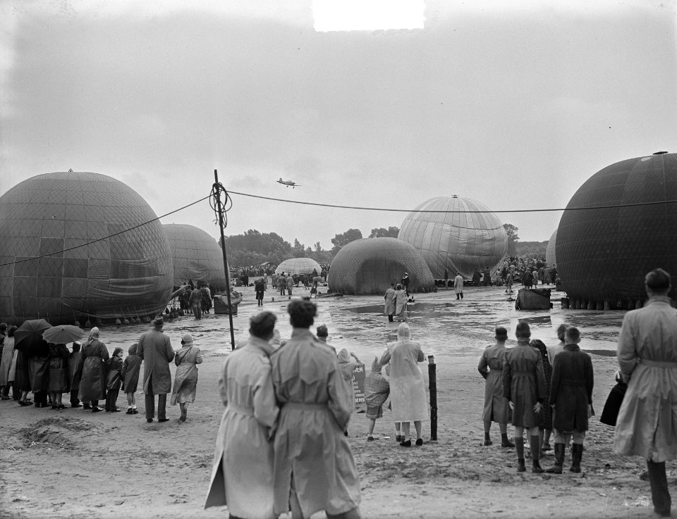 Ballonrace Amsterdam stuntvliegen, Bestanddeelnr 904-1618