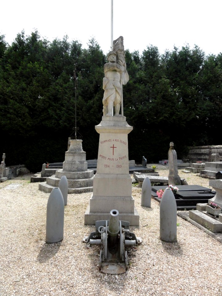 Baons-le-Comte (Seine-Mar.) monument aux morts