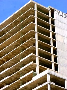 Barcelona - Edificio Diagonal Mar i Cel u Oficines Illa Forum (edificio sin terminar y abandonado en la Rambla de Prim 6-12) (3)