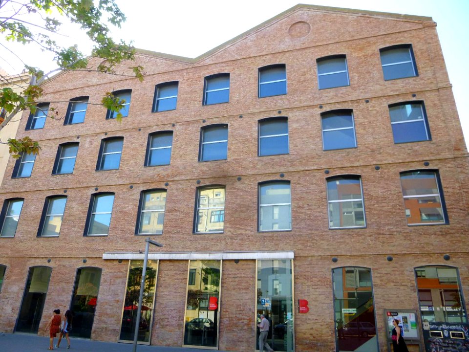 Barcelona - Biblioteca Poblenou-Manuel Arranz (Can Saladrigas) 2