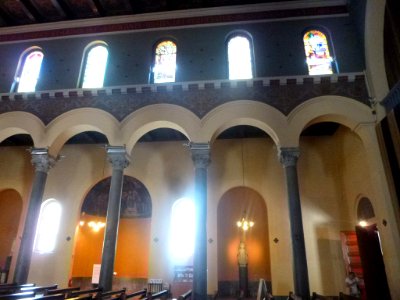 Barcelona - Basílica de Sant Josep Oriol, interior 4