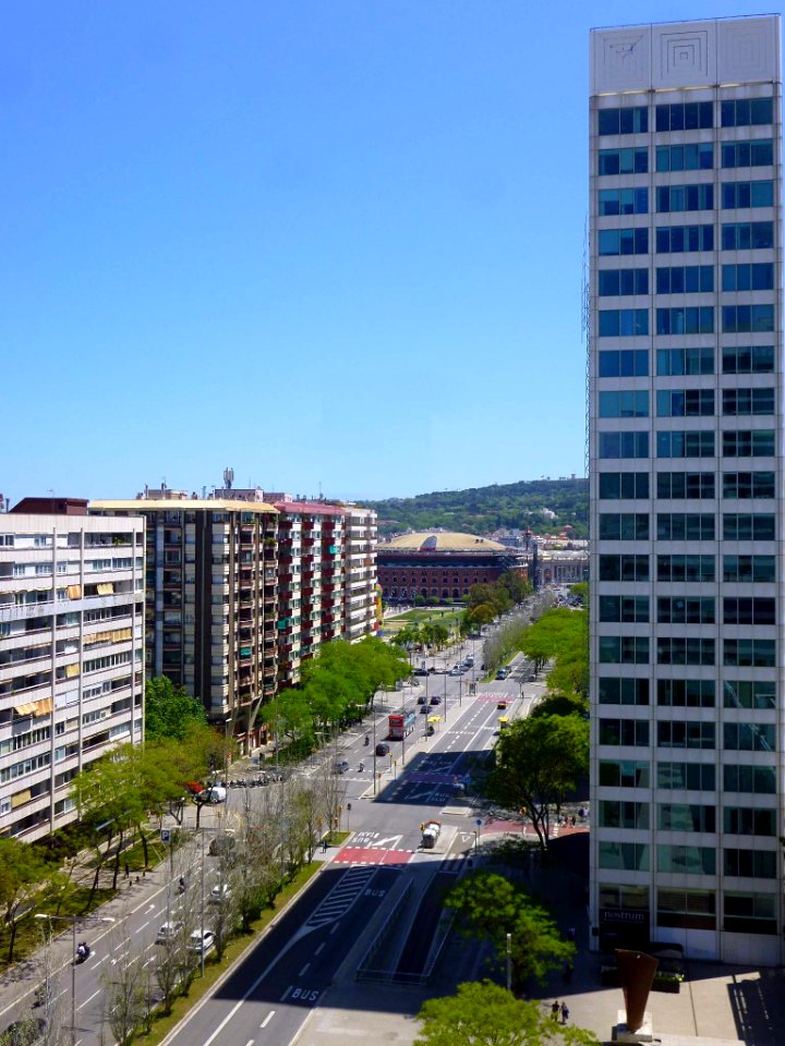 Barcelona - Carrer de Tarragona y Edificio Tarragona 05