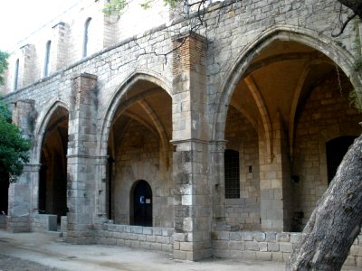 Barcelona - Claustro del antiguo Hospital de la Santa Creu (Plaza del Canónigo Colom) 3