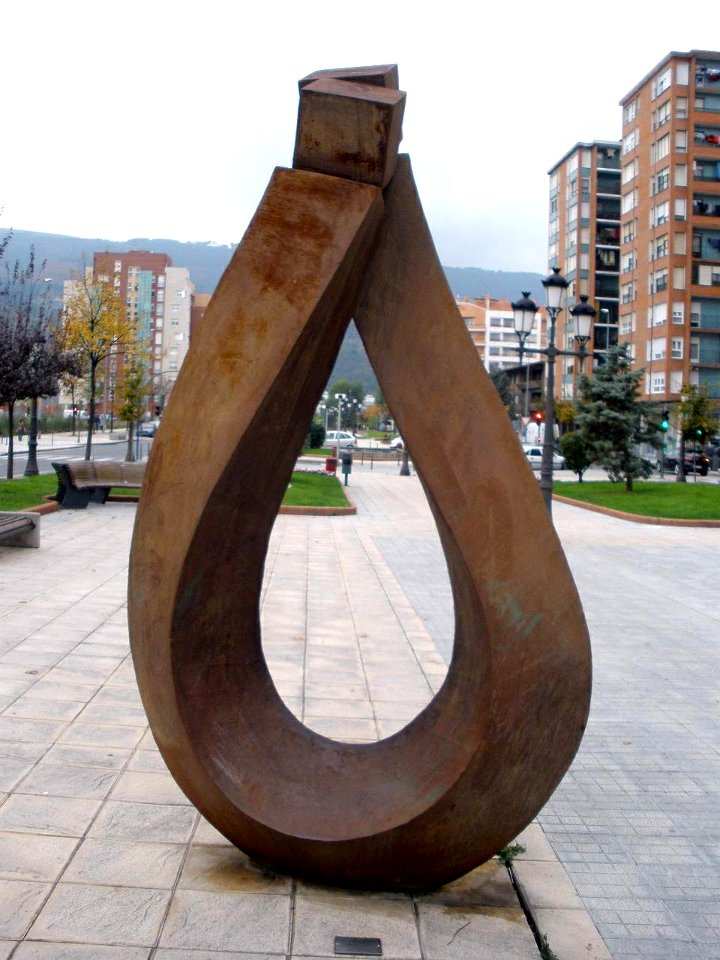 Baracaldo - Avenida de Resurrección María de Azkue 4