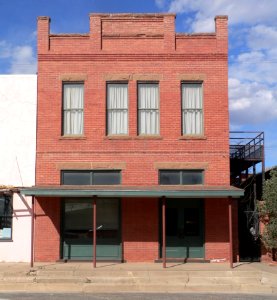 Bank of Portales building from SW 1
