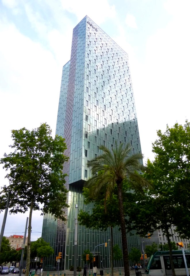 Barcelona - Hotel Meliá Barcelona Sky (rascacielos Habitat Sky) 10