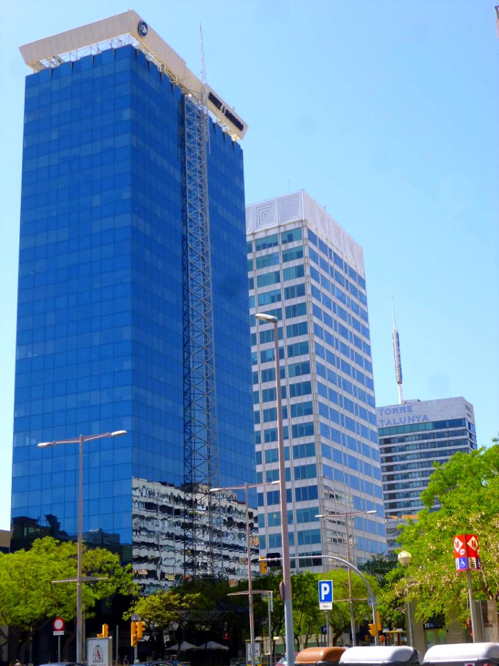 Barcelona - Carrer de Tarragona (Torre Núñez y Navarro, Torre Tarragona y Gran Hotel Torre Catalunya) 02