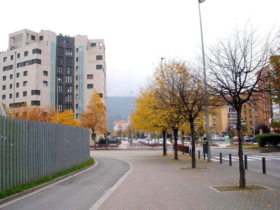 Baracaldo - Avenida de Resurrección María de Azkue 1