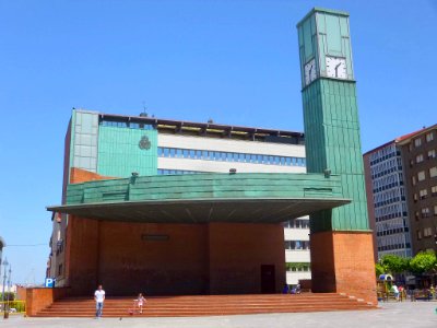 Baracaldo - Herriko Plaza, Ayuntamiento y Torre del Reloj