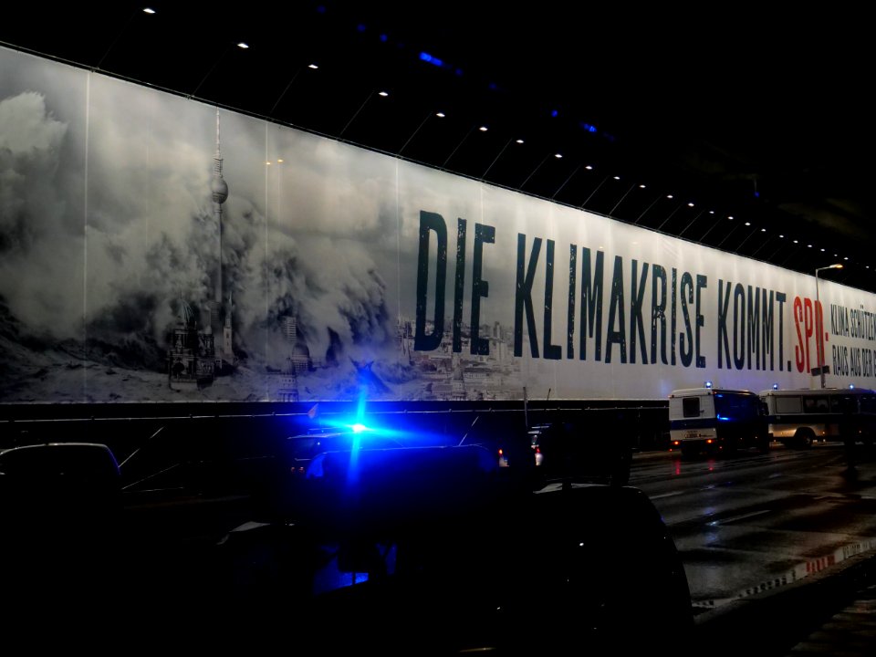 Banner in front of CityCube during SPD Parteitag 2019-12-06 04