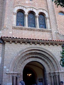 Barcelona - Distrito de Sant Andreu, Barrio de La Sagrera, Iglesia del Crist Rei de Sant Andreu 06