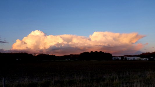 Bank of pink clouds over Gåseberg 3 photo