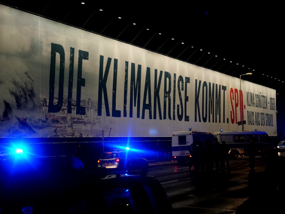 Banner in front of CityCube during SPD Parteitag 2019-12-06 05