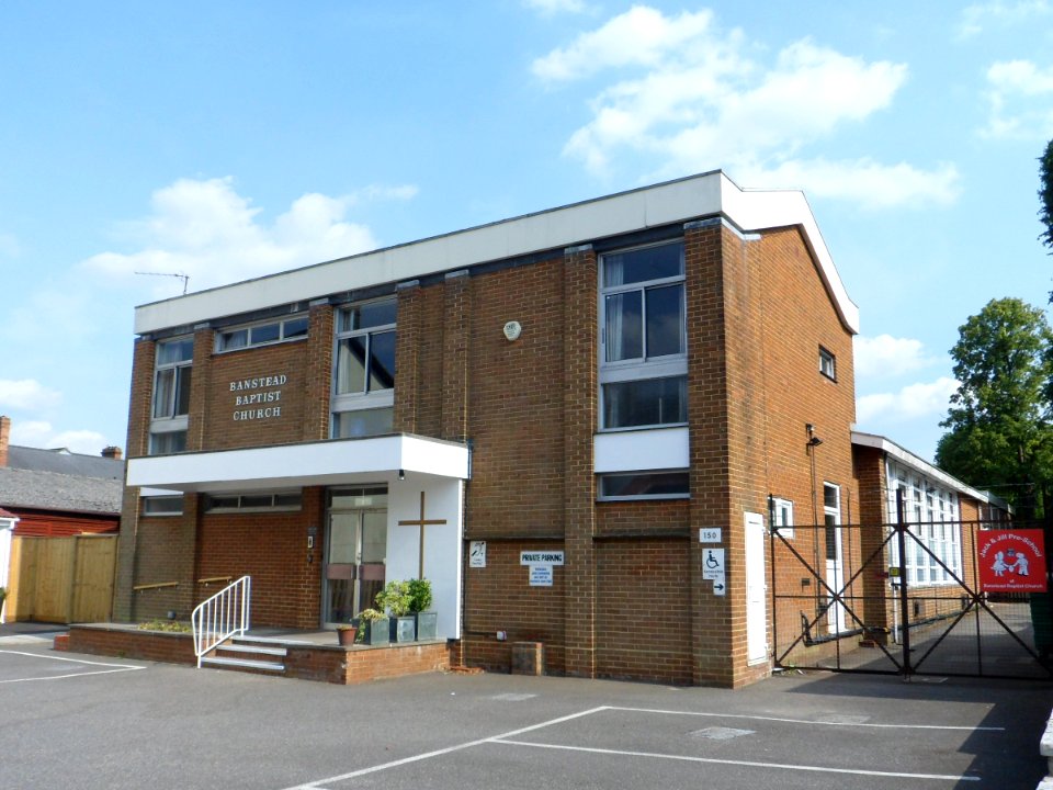 Banstead Baptist Church, High Street, Banstead (July 2013) (4)