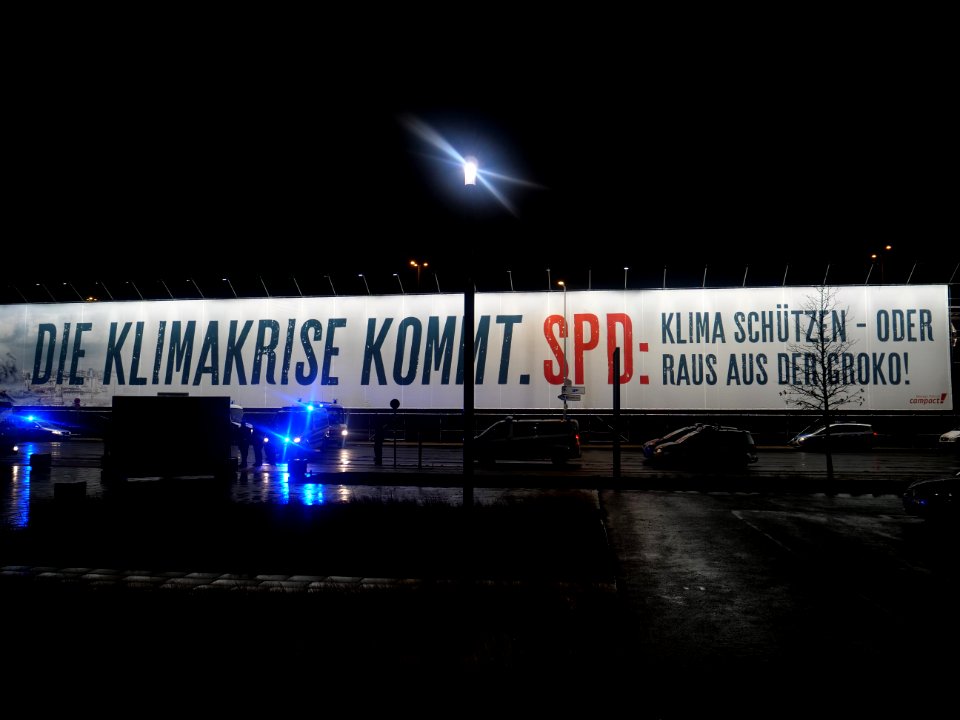 Banner in front of CityCube during SPD Parteitag 2019-12-06 09