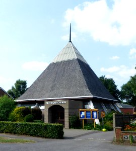 Banstead Methodist Church, The Drive, Banstead (July 2013) (2)