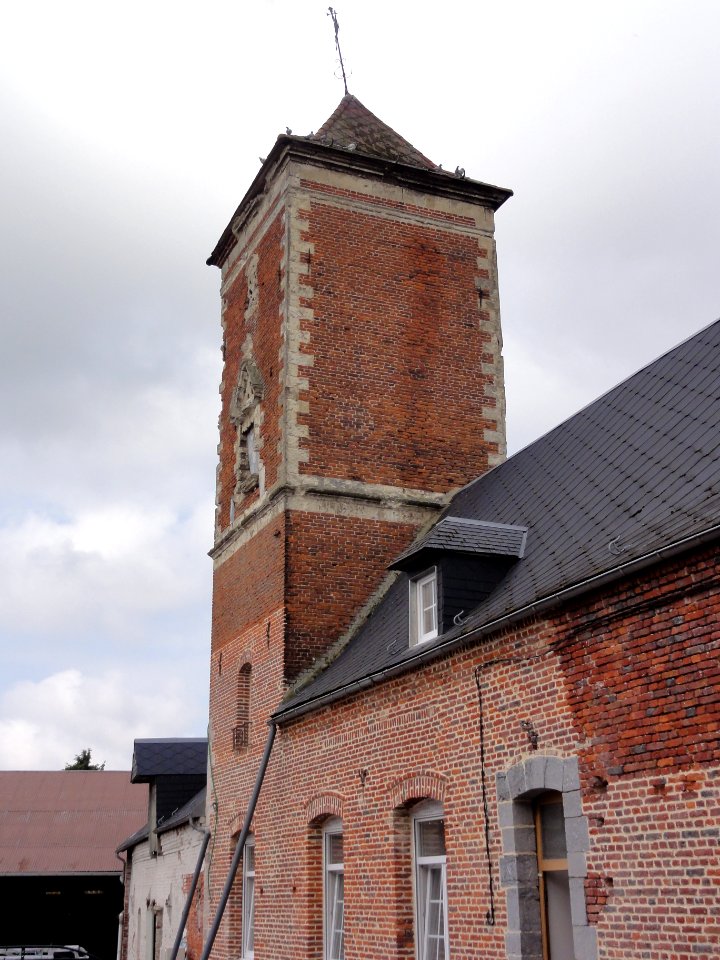Bermerain (Nord, Fr) tour pigeonnier