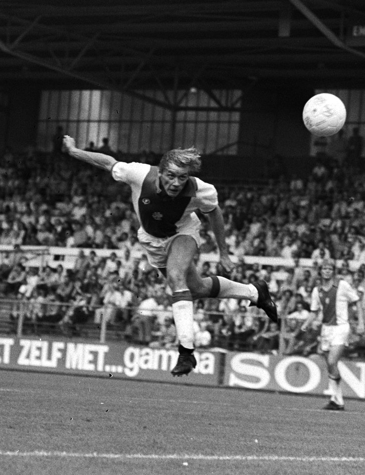 BanSchoenakerGullit1979 (cropped)