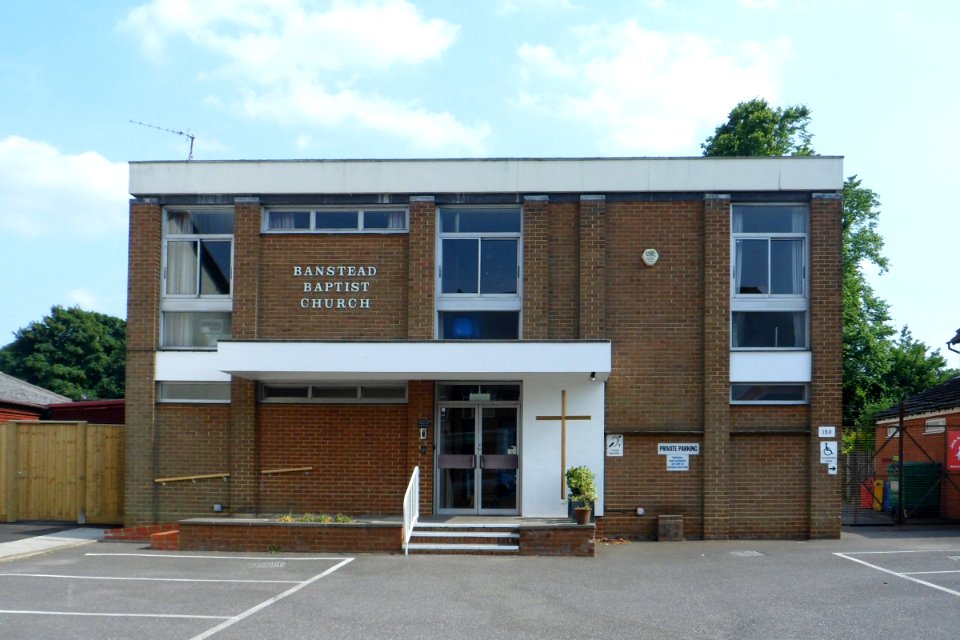 Banstead Baptist Church, High Street, Banstead (July 2013) (5)