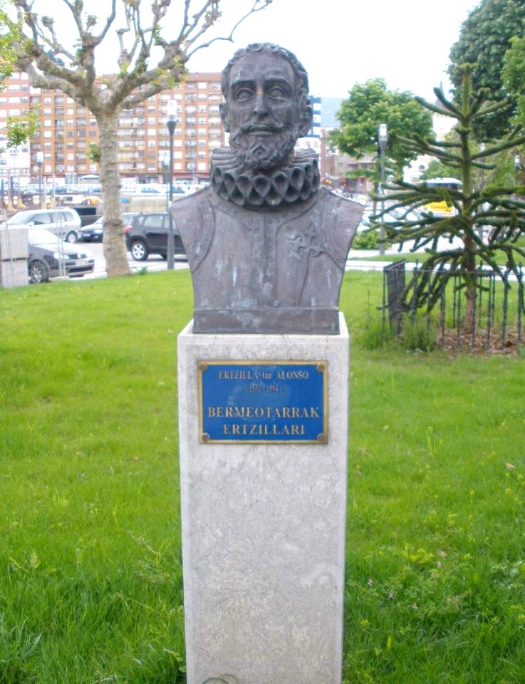 Bermeo - Monumento al poeta Alonso de Ercilla