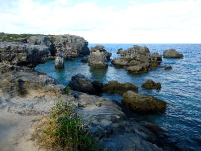 Bermuda (UK) image number 133 rocky shoreline photo